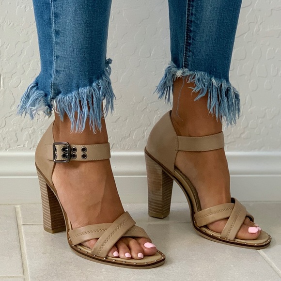 The Perfect Nude City Chic Block Heel Sandal - Picture 2 of 8